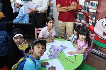 «ایستگاه کتابخوان رضوی» به مناسبت دهه کرامت و در آستانه میلاد حضرت رضا(ع) در مشهد