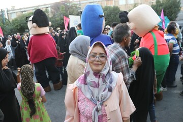 «ایستگاه کتابخوان رضوی» به مناسبت دهه کرامت و در آستانه میلاد حضرت رضا(ع) در مشهد