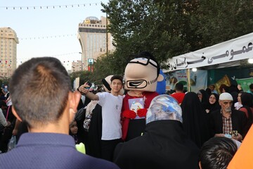 «ایستگاه کتابخوان رضوی» به مناسبت دهه کرامت و در آستانه میلاد حضرت رضا(ع) در مشهد