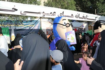 «ایستگاه کتابخوان رضوی» به مناسبت دهه کرامت و در آستانه میلاد حضرت رضا(ع) در مشهد