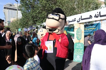 «ایستگاه کتابخوان رضوی» به مناسبت دهه کرامت و در آستانه میلاد حضرت رضا(ع) در مشهد