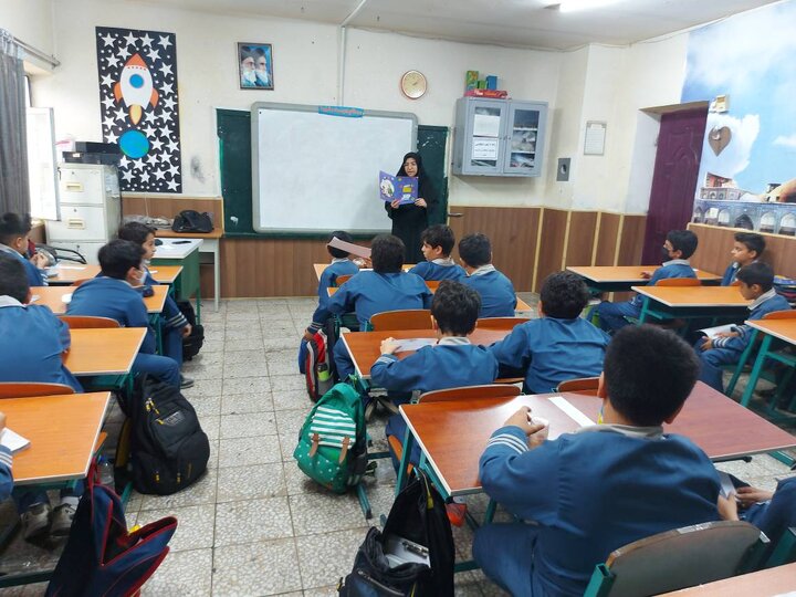 معرفی و ترویج دوازدهمین جشنواره کتابخوانی رضوی در مدارس