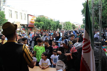 ایستگاه کتابخوانی «شمیم عطر رضوی» در شهر اراک