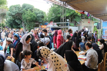 ایستگاه کتابخوانی «شمیم عطر رضوی» در شهر اراک