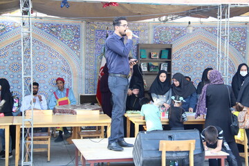 ایستگاه کتابخوانی «شمیم عطر رضوی» در شهر اراک