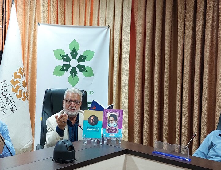 تأثیر جهانی شخصیت امام (ره) در شعر و ادبیات