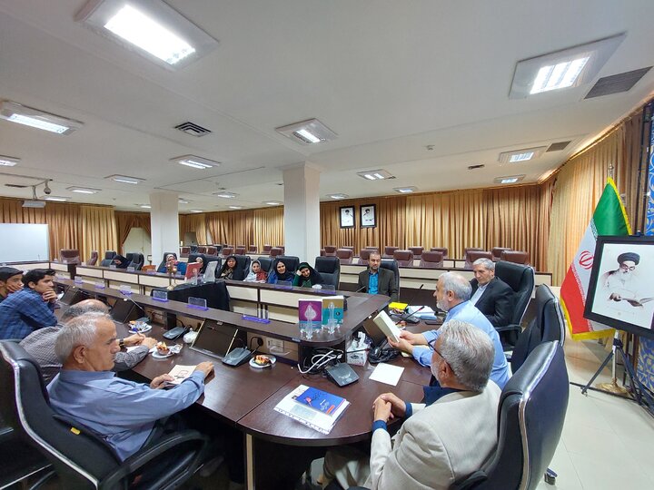 تأثیر جهانی شخصیت امام (ره) در شعر و ادبیات