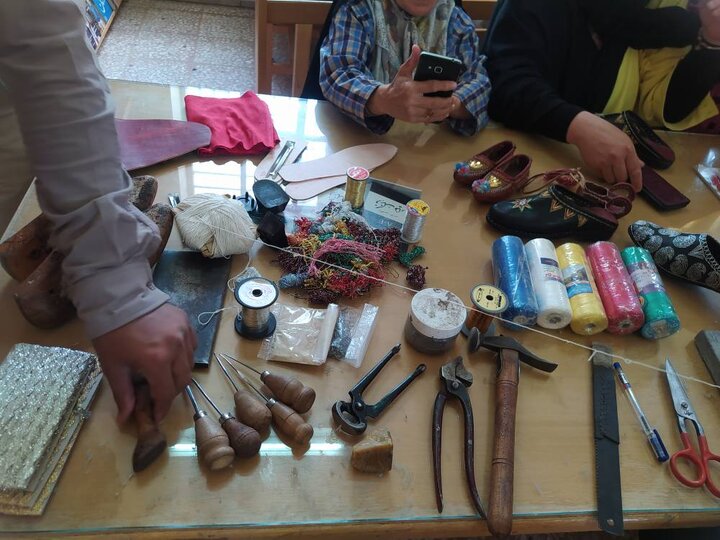 کارگاه صنایع دستی «چاروقدوزی» برگزار میشود