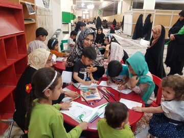 حضور کتابداران قم در حرم مطهر حضرت معصومه(س)