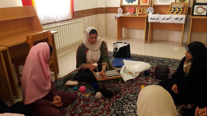 حمایت کتابخانههای استان مازندران از صاحبان بالغ بر ۷۰ کسبوکارِ کوچک