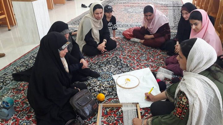 حمایت کتابخانههای استان مازندران از صاحبان بالغ بر ۷۰ کسبوکارِ کوچک