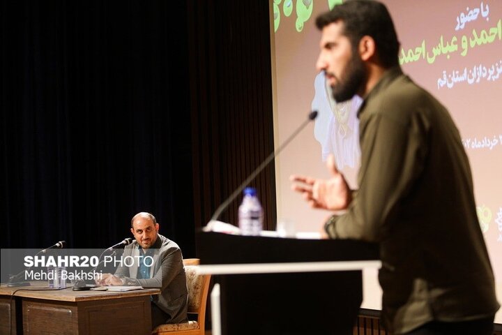 پنجاه‌ونهمین محفل طنز «قمپز» در کتابخانه آیت الله خامنه ای (مدظله العالی) برگزار شد