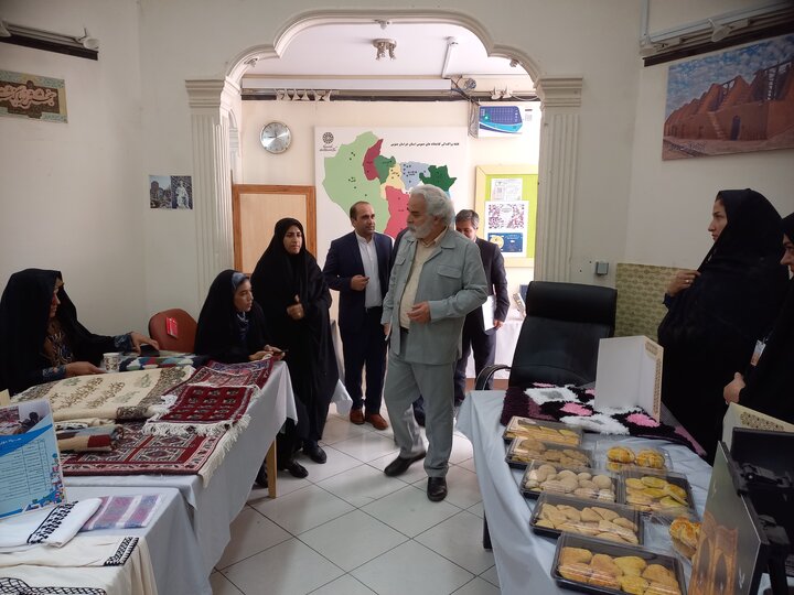 کتابخانههای عمومی باید فراتر از جغرافیای خود عمل کنند!