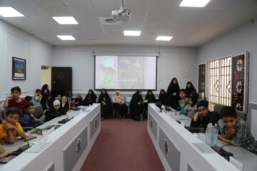 نشست نقد و بررسی کتاب «کودکستان آقا مرسل» در کتابخانه مرکزی قم