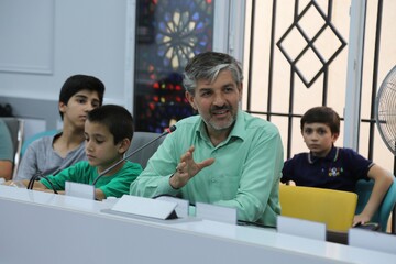 نشست نقد و بررسی کتاب «کودکستان آقا مرسل» در کتابخانه مرکزی قم