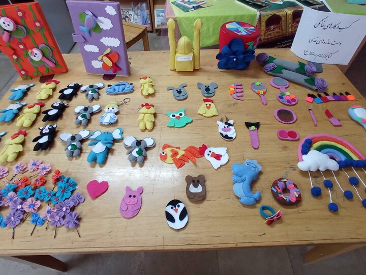 کارگاه دست سازه های نمدی در کتابخانه امام رضا (ع) اشتهارد