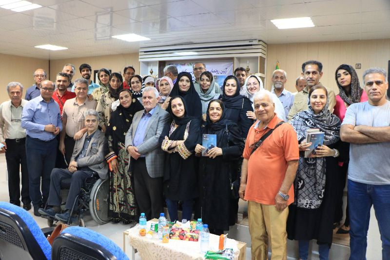 غزلهای «لیوان شبها» بازتاب جهان معاصر است