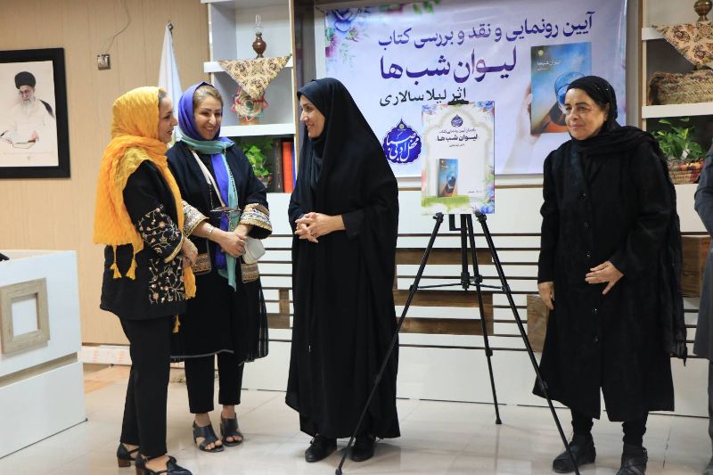 غزلهای «لیوان شبها» بازتاب جهان معاصر است