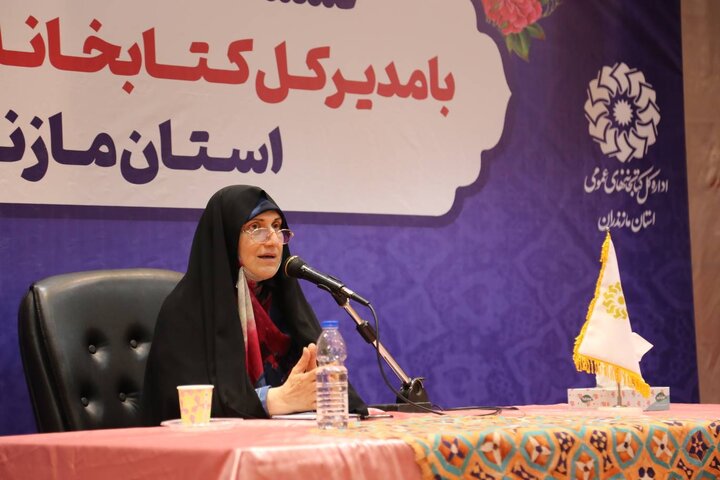 نشست صمیمی مدیرکل کتابخانه‌های عمومی مازندران با کتابداران استان در بابلسر