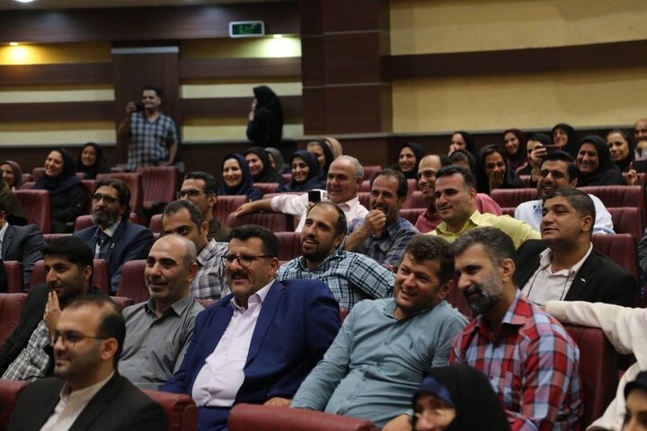 نشست صمیمی مدیرکل کتابخانههای عمومی مازندران با کتابداران استان در بابلسر