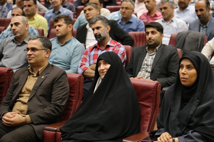 نشست صمیمی مدیرکل کتابخانههای عمومی مازندران با کتابداران استان در بابلسر