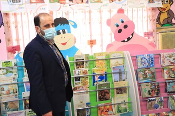 بازدید مدیرکل کتابخانه‌های عمومی هرمزگان از کتابخانه روستایی فرهیختگان ایسین بندرعباس