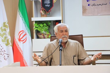 نشست ادبی محفل صبا پیرامون شعر آیینی در هرمزگان