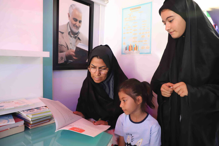 استقبال کودکان و نوجوانان از ویژه برنامههای فرهنگی اداره کل کتابخانههای عمومی همدان