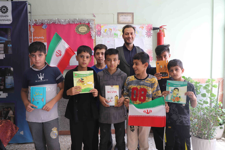 استقبال کودکان و نوجوانان از ویژه برنامههای فرهنگی اداره کل کتابخانههای عمومی همدان