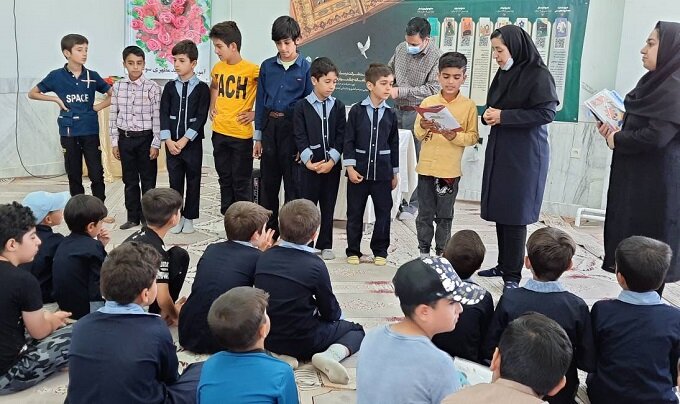 سفر کاروان دانایی اداره کتابخانههای عمومی شهرستان شهرکرد به شهر سودجان