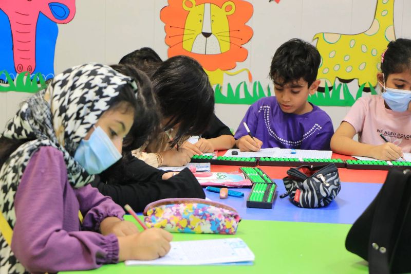 کتابداران مانند معلمان، عاشقانه به جامعه خدمت میکنند