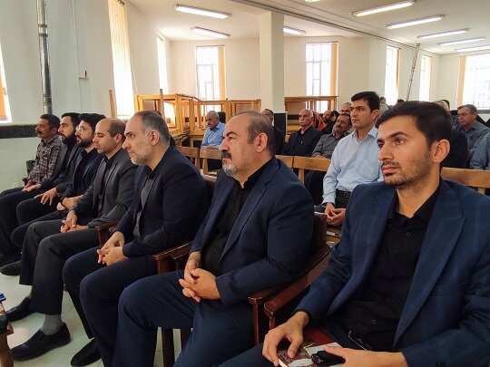 اشعار گویشی، کتابخانه تنوع فرهنگی ما محسوب میشوند