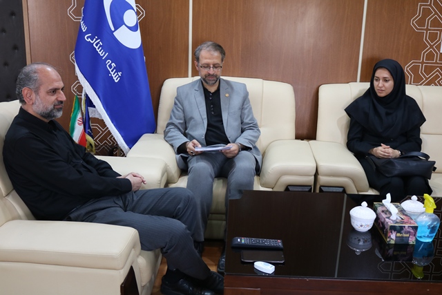 کتابخوانی موجب تقویت قوه عاقله مردم و کمک به توسعه همهجانبه در جامعه خواهد شد