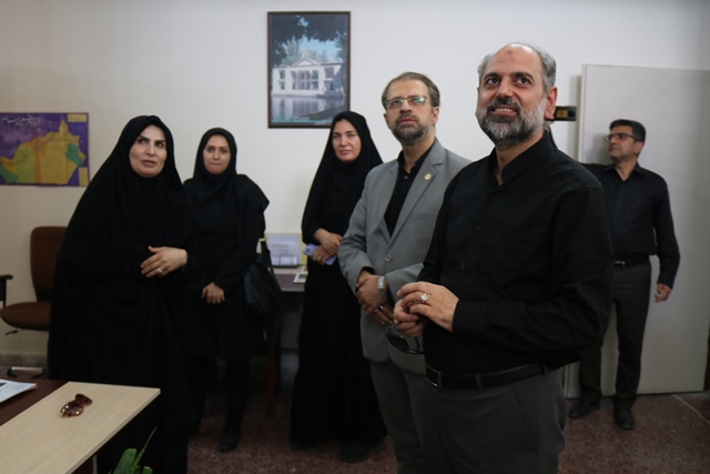 کتاب‌خوانی موجب تقویت قوه عاقله مردم و کمک به توسعه همه‌جانبه در جامعه خواهد شد