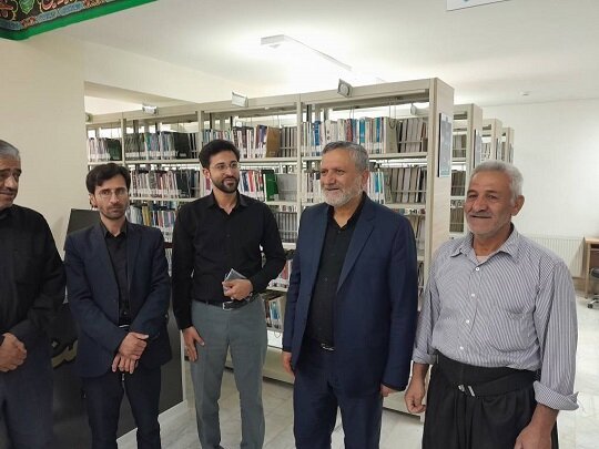 بازدید وزیر کار، تعاون و رفاه اجتماعی از کتابخانه ولی‌عصر(عج) شهر باباحیدر
