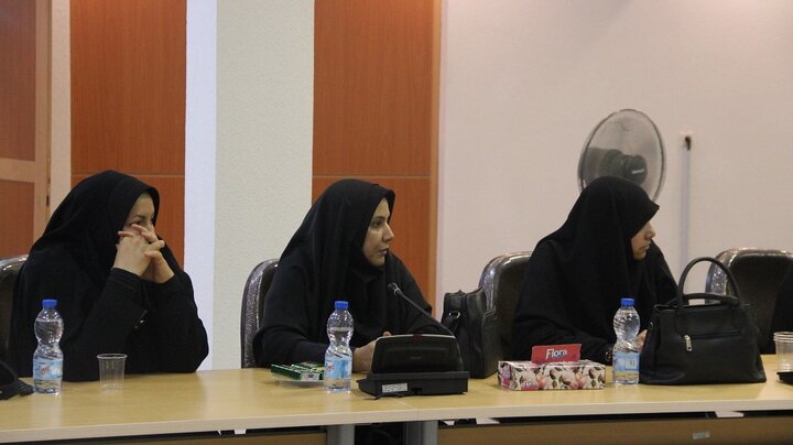 با همدلی و همکاری در راستای ترویج امر کتاب و کتابخوانی گام برداریم