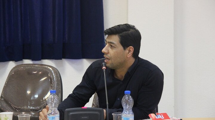 با همدلی و همکاری در راستای ترویج امر کتاب و کتابخوانی گام برداریم