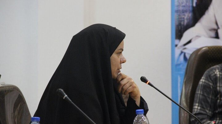 با همدلی و همکاری در راستای ترویج امر کتاب و کتابخوانی گام برداریم