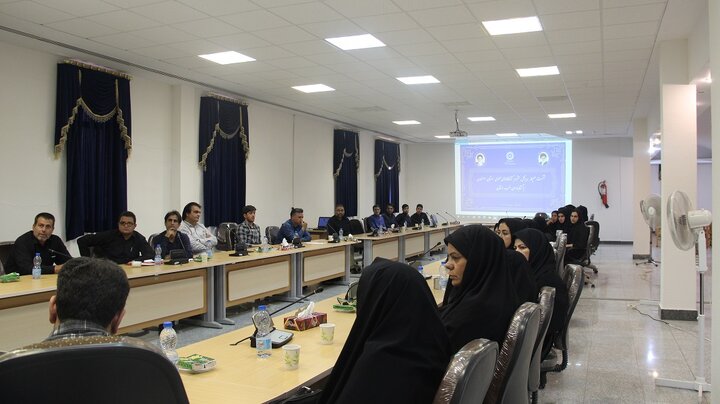 با همدلی و همکاری در راستای ترویج امر کتاب و کتابخوانی گام برداریم