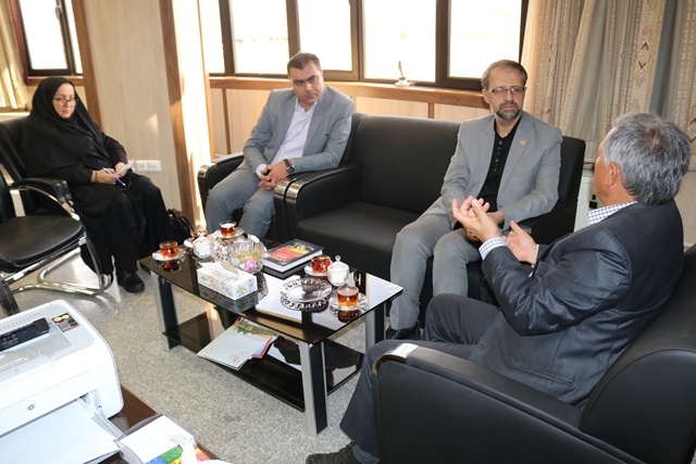 اعلام آمادگی شرکت توزیع برق سمنان برای نصب رایگان پنل‌های خورشیدی در کتابخانه‌های عمومی