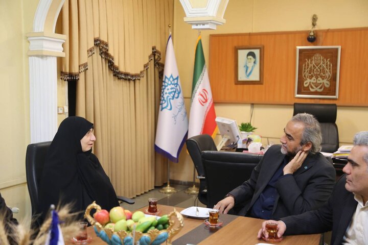 مدیرکل کتابخانه‌های عمومی مازندران با رئیس حوزه‌ی هنری استان دیدار کرد