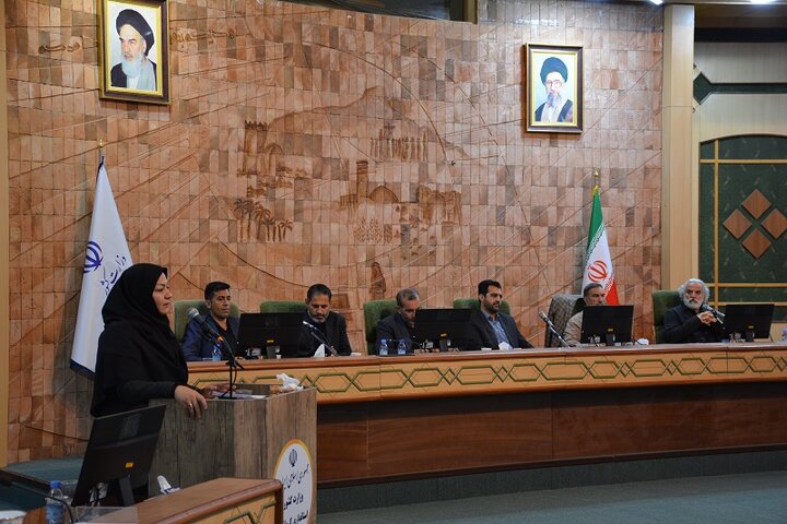 پروژه کتابخانه مرکزی کرمانشاه را به جد پیگیری میکنیم