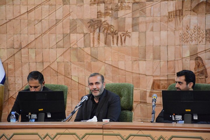 پروژه کتابخانه مرکزی کرمانشاه را به جد پیگیری میکنیم