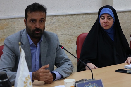 در رویکرد جدید ارائه خدمت در کتابخانههای عمومی، «اعضا»ی کتابخانهها به «جامعه خدمتگیر» گسترش مییابند