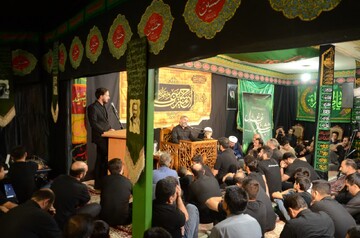 حضور دبیرکل نهاد کتابخانه های عمومی کشور در شب شعر حسینی «داغ غزل»