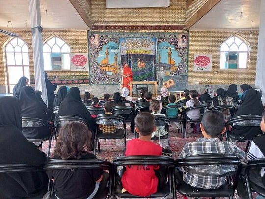 کاروان دانایی سفیر جشنواره کتابخوانی رضوی در روستای خیرآباد شد