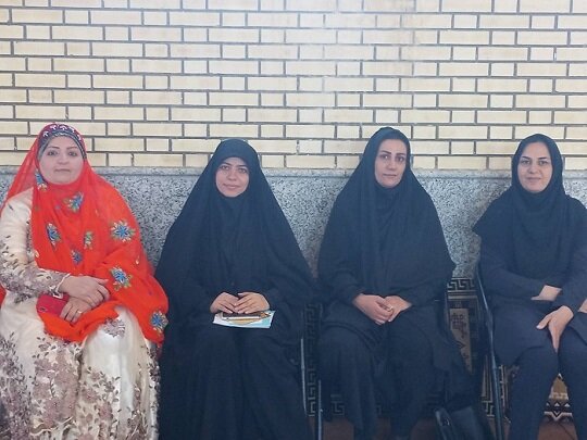 کاروان دانایی سفیر جشنواره کتابخوانی رضوی در روستای خیرآباد شد