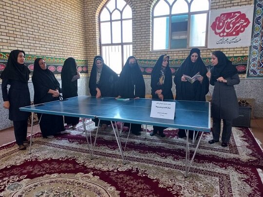 کاروان دانایی سفیر جشنواره کتابخوانی رضوی در روستای خیرآباد شد