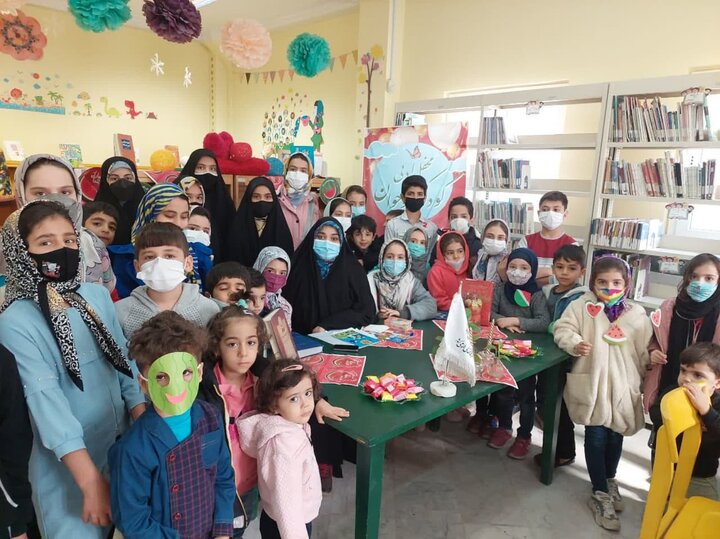 «کلاه عروسک» را به کمک مربیِ محفل ادبی نوشتم