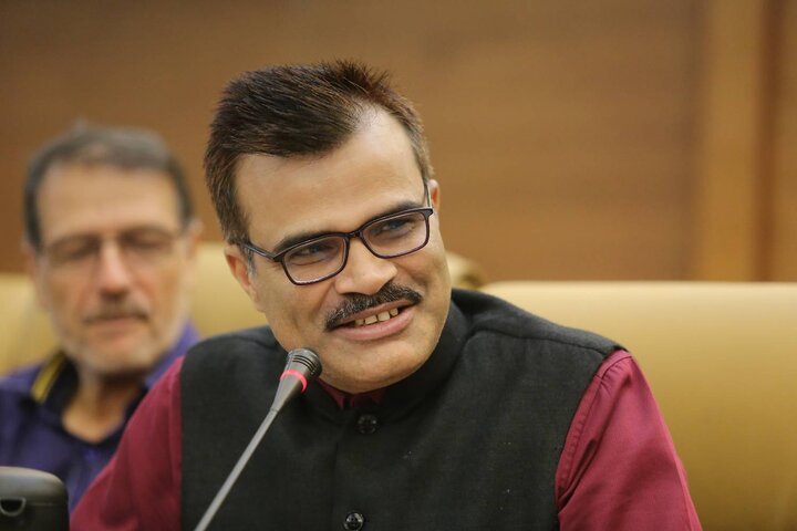 شعر رسای قزوه در هنگام لکنت زبانها